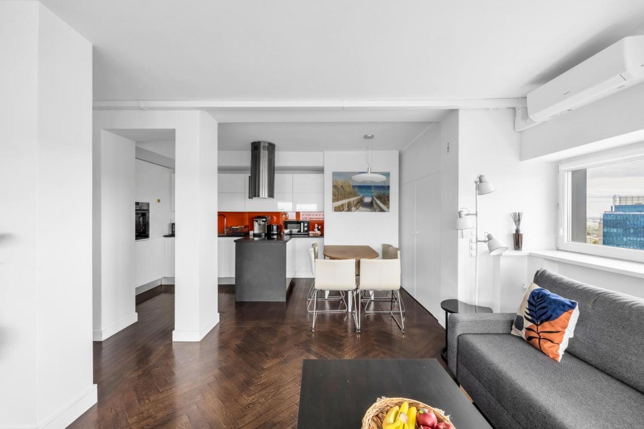 23Rd Floor 3Br Apt With Views Of Варшава Экстерьер фото